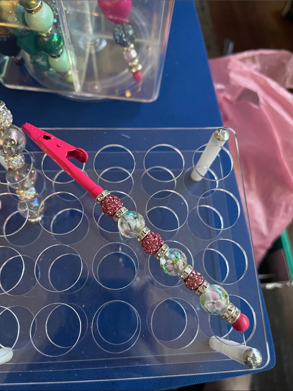Hand Crafted Pink Beaded Smoking Clip with Style Floral Glass Beads